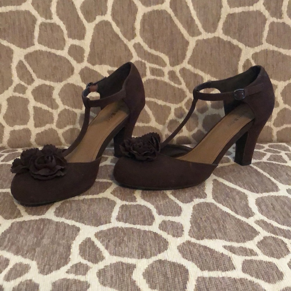 Great condition brown suede heel size 9